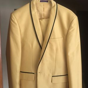 Vinci Men’s Suit (Gold)